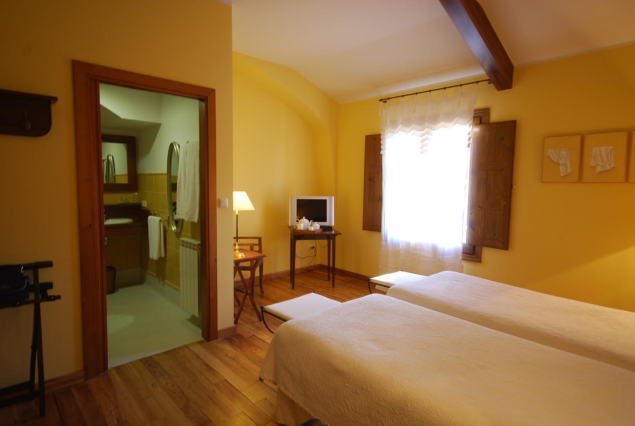Hotel Del Verde Al Amarillo Penasrubias de Piron Luaran gambar