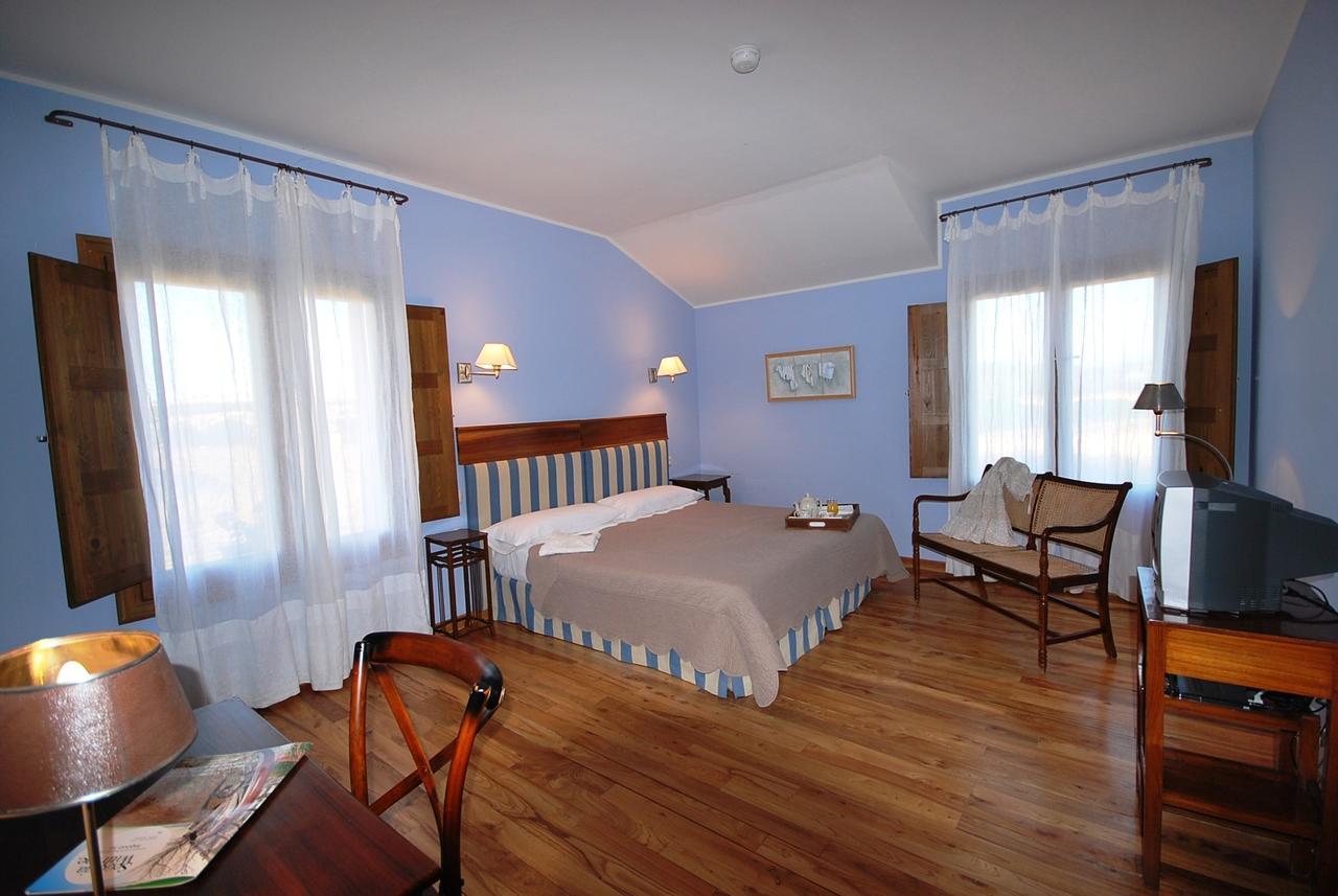 Hotel Del Verde Al Amarillo Penasrubias de Piron Bilik gambar