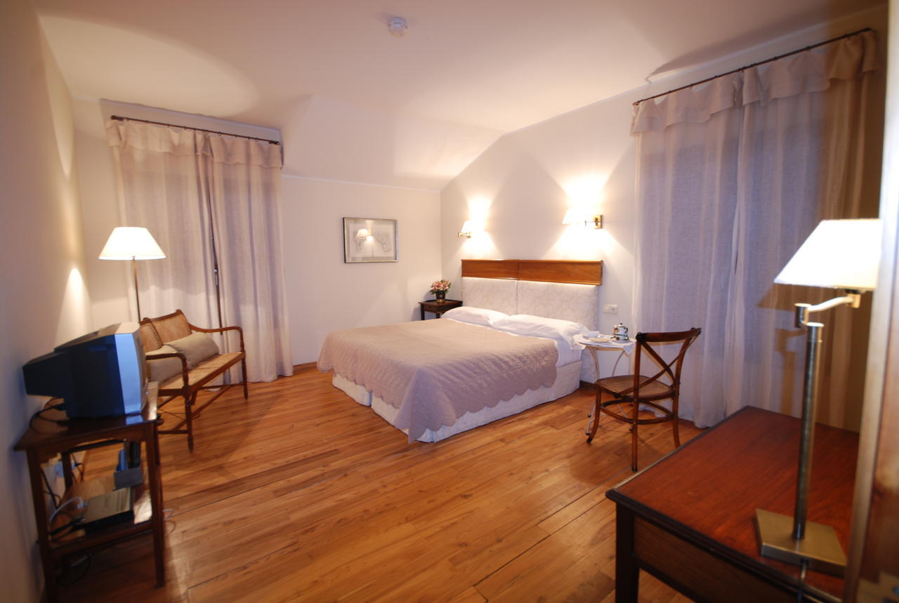 Hotel Del Verde Al Amarillo Penasrubias de Piron Luaran gambar